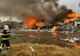 Dâmboviţa. Incendiu puternic la un centru de reciclare deșeuri din Târgovişte