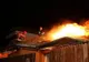 Incendiu puternic în Dâmbovița. Două persoane au făcut atac de panică