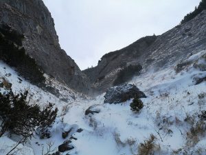 Zăpadă mare și viscol, în zona montană a județului Dâmbovița 